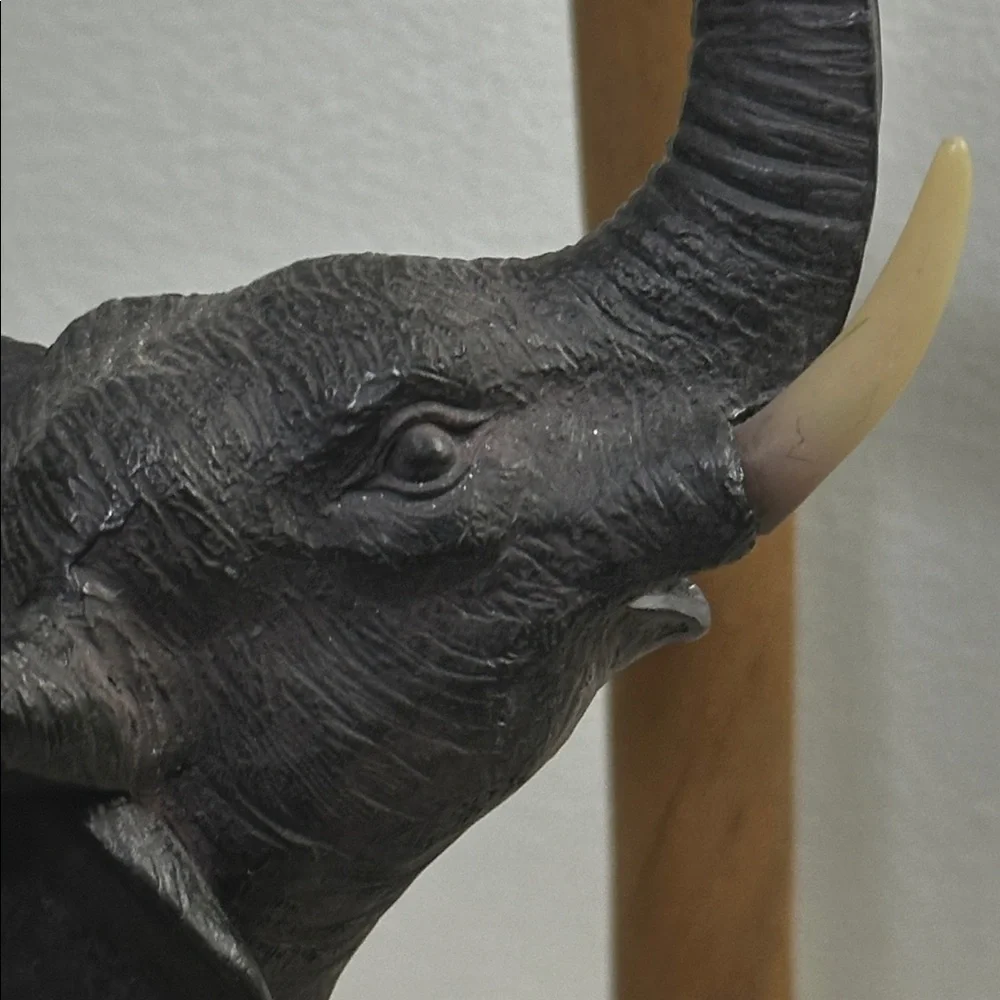 Lenox Spirit Of The Savanna Elephant Rumble Trunk Up Elephant Resin Figure Decor